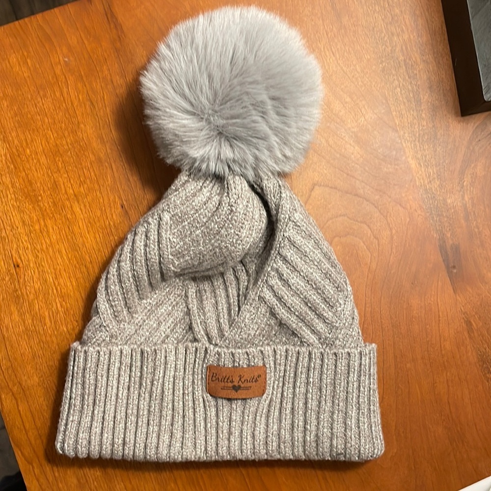 Britt’s knits cute Pom hat